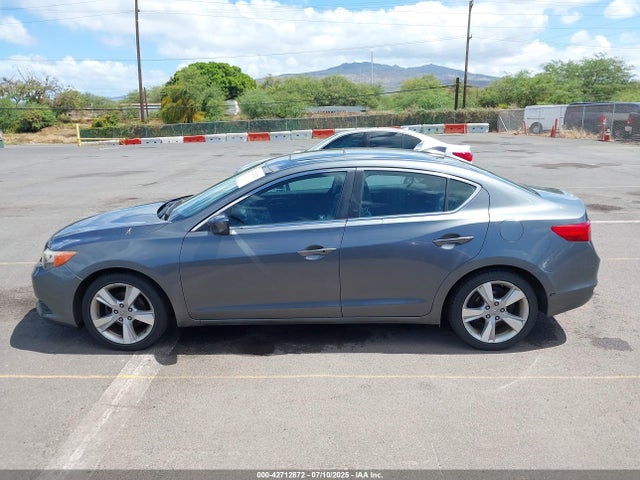 42712872 :رقم المزاد ، 19VDE1F5XDE002226 vin ، 2013 Acura Ilx 2.0l مزاد بيع