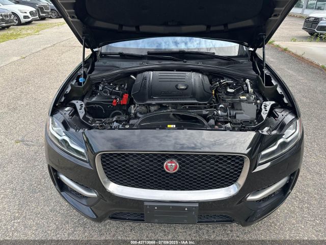2017 JAGUAR F-PACE SADCL2BN8HA088315 Photo 9