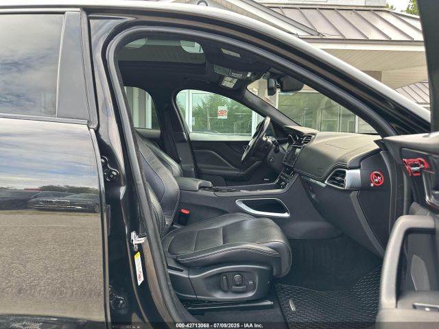 2017 JAGUAR F-PACE SADCL2BN8HA088315 Photo 4