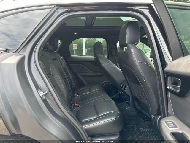 2017 JAGUAR F-PACE SADCL2BN8HA088315 Photo 7