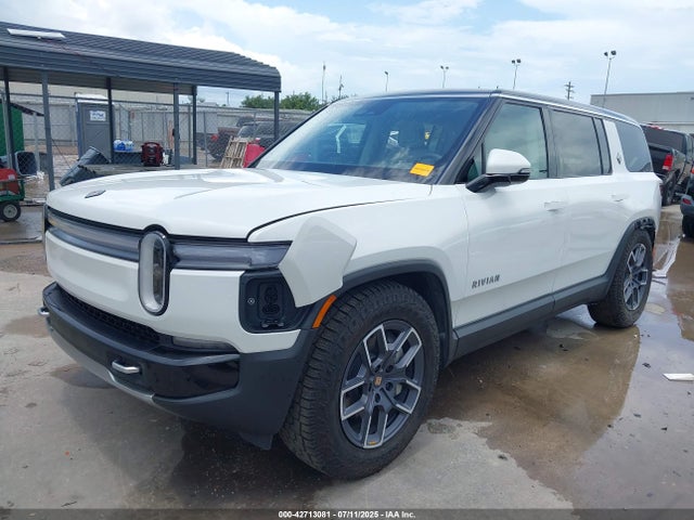 7PDSGBBA4SN057418 Rivian R1s