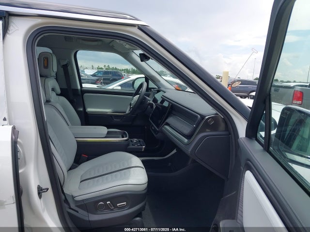 7PDSGBBA4SN057418 Rivian R1s