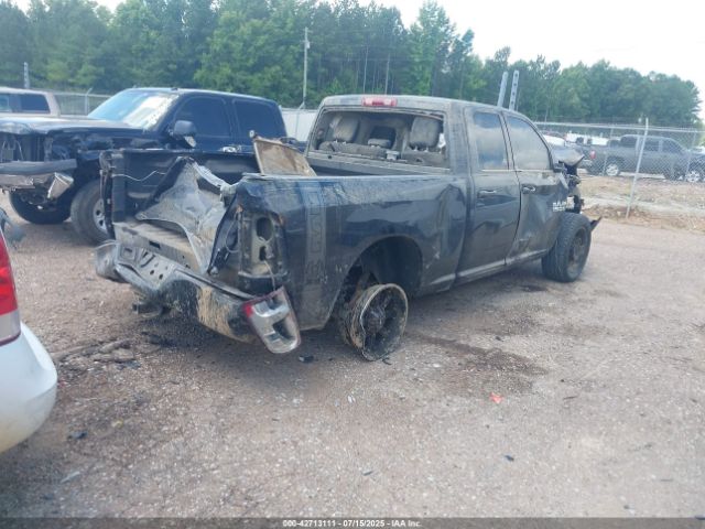 2018 RAM 1500 1C6RR6FG3JS100708 Photo 3