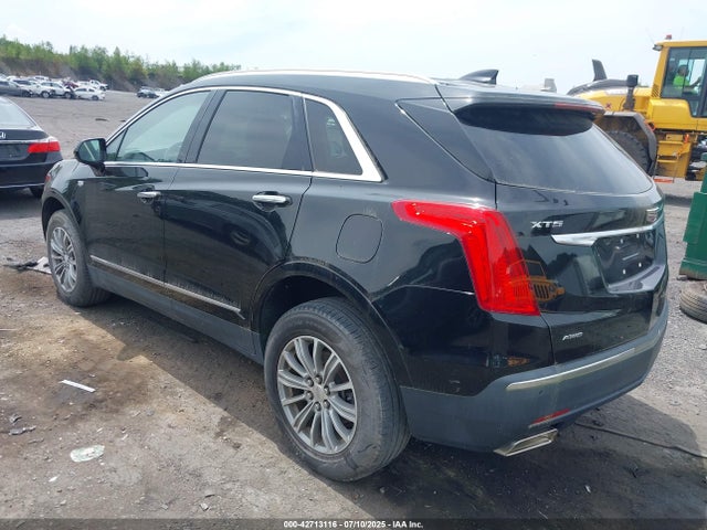 2019 CADILLAC XT5 1GYKNDRS8KZ143051 Photo 2