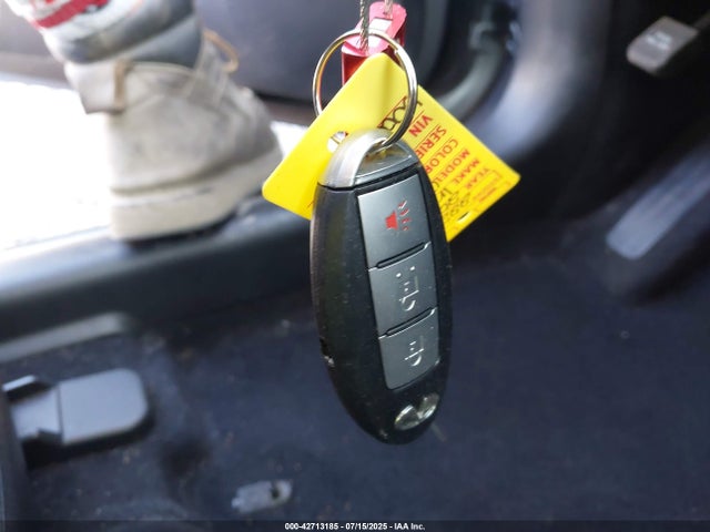 JN1BJ0RPXGM235792 Infiniti 2016