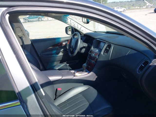 JN1BJ0RPXGM235792 Infiniti 2016