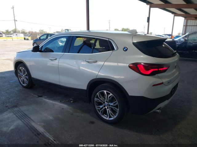 2022 BMW X2 WBXYH9C07N5U10223 Photo 2