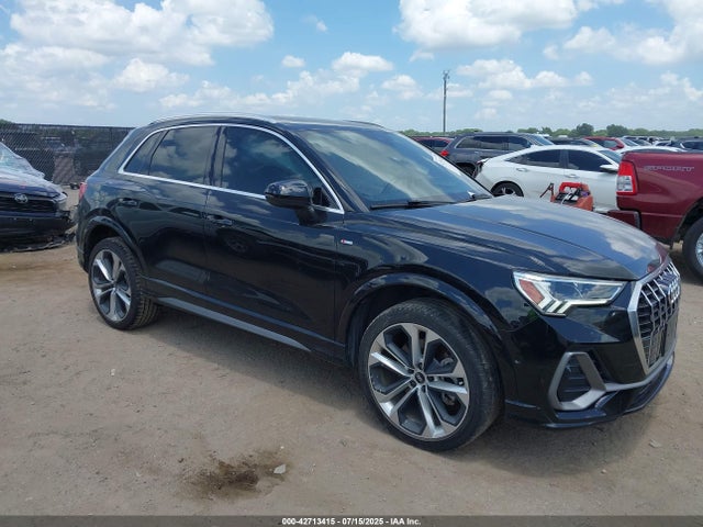 2021 AUDI Q3 WA1EECF38M1025958 Photo 0