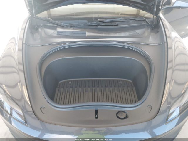 2025 TESLA MODEL 3 5YJ3E1EA6SF990792 Photo 9