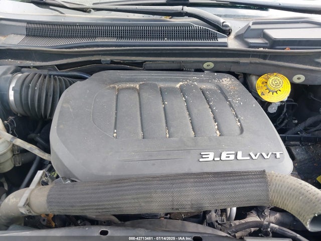 2C4RC1CG0ER232429 Chrysler Town and Country