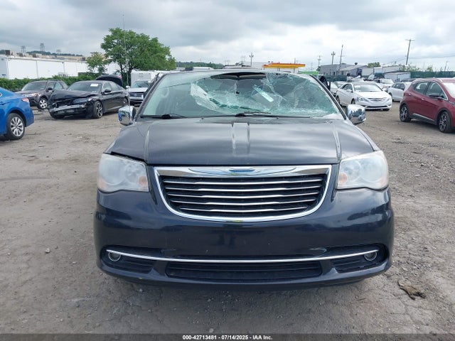 2C4RC1CG0ER232429 Chrysler Town and Country
