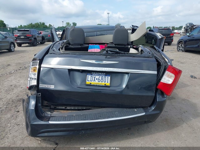 2C4RC1CG0ER232429 Chrysler Town and Country