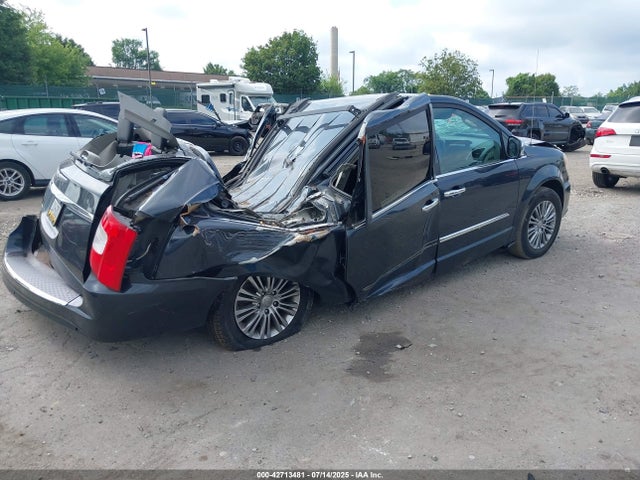 2C4RC1CG0ER232429 Chrysler Town and Country