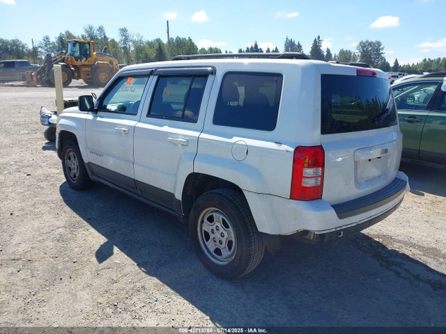 1C4NJPBA0HD114943 Jeep 2017