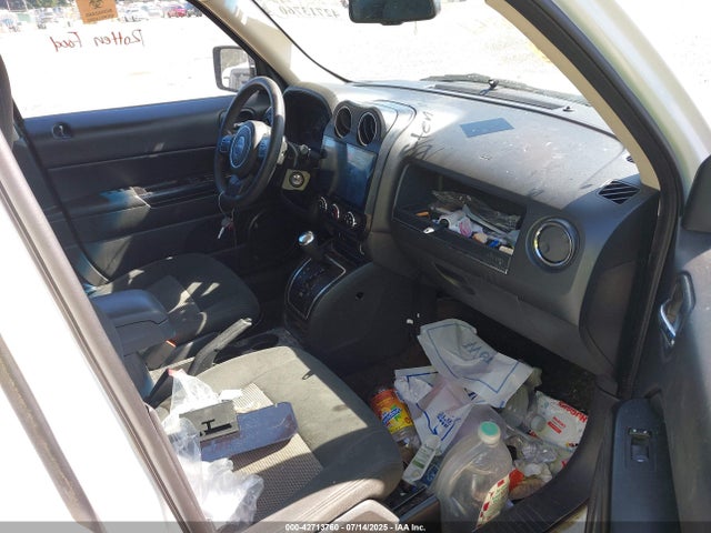 1C4NJPBA0HD114943 Jeep 2017