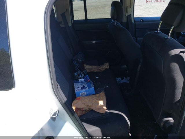 1C4NJPBA0HD114943 Jeep 2017