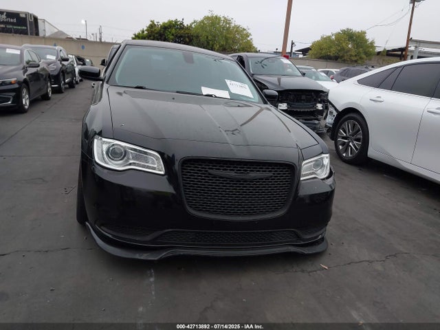 2C3CCAAG3FH802122 Chrysler 300