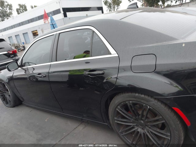 2C3CCAAG3FH802122 Chrysler 300