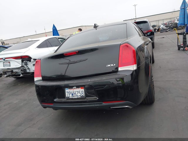 2C3CCAAG3FH802122 Chrysler 300