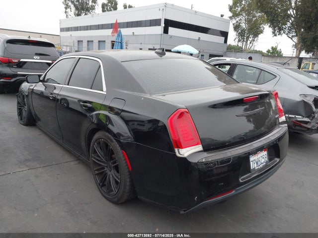 2C3CCAAG3FH802122 Chrysler 300