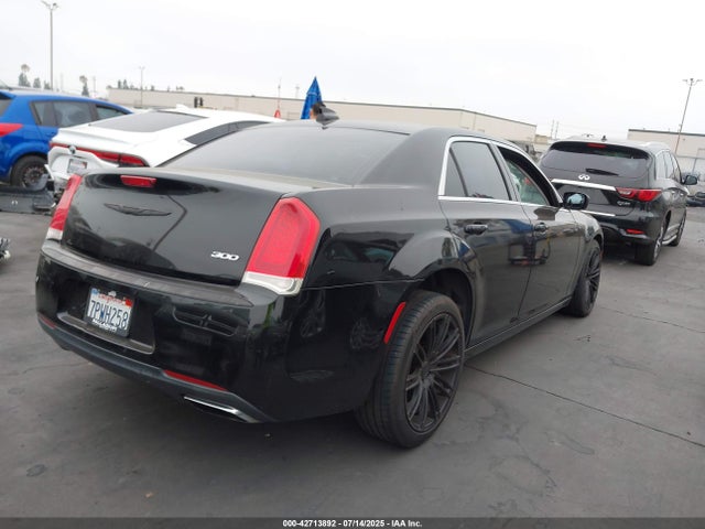 2C3CCAAG3FH802122 Chrysler 300