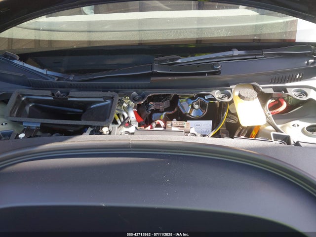 2025 TESLA MODEL 3 5YJ3E1EA6SF002877 Photo 9