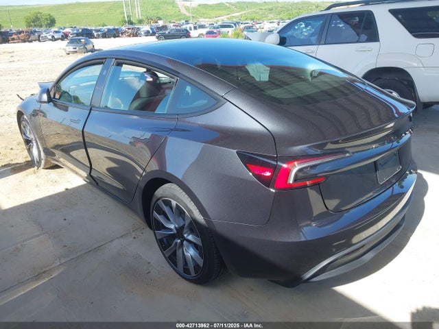 2025 TESLA MODEL 3 5YJ3E1EA6SF002877 Photo 2