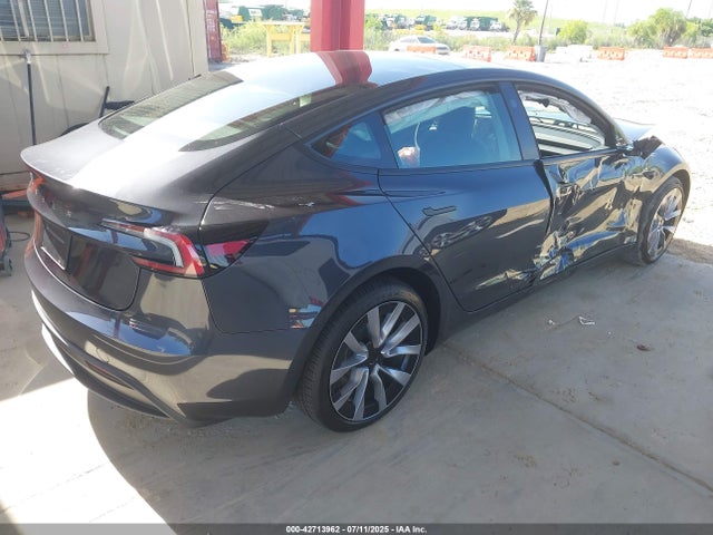 2025 TESLA MODEL 3 5YJ3E1EA6SF002877 Photo 3