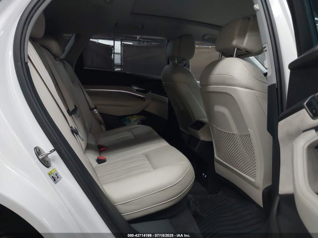 2019 AUDI E-TRON WA1VAAGE9KB011042 Photo 7
