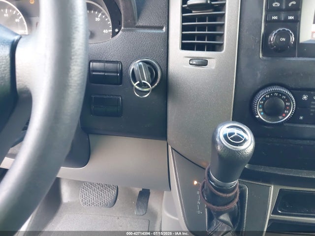 WD3PE7CD8JP632268 Mercedes-Benz mg5+mh5 with brake assist