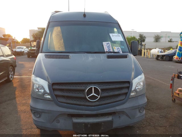 WD3PE7CD8JP632268 Mercedes-Benz mg5+mh5 with brake assist