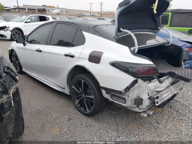 2018 TOYOTA CAMRY 4T1BZ1HK6JU021533 Photo 2