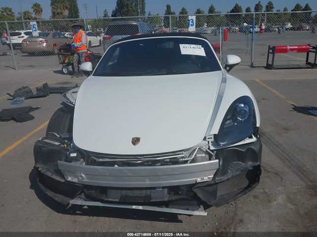 Porsche 718 Boxster 2019 WP0CB2A8XKS228179 Image 13