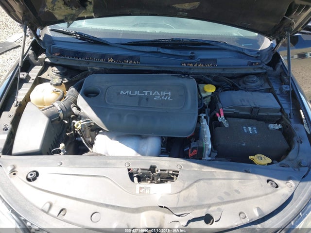 1C3CCCCB9FN568525 Chrysler 2015