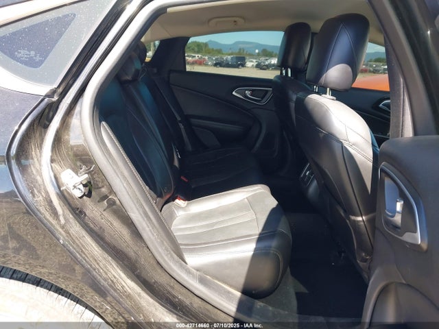 1C3CCCCB9FN568525 Chrysler 2015