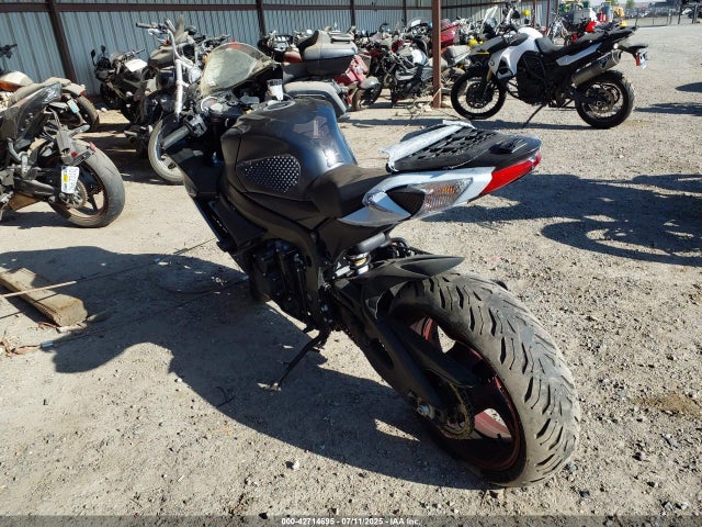 JS1GN7FAXH2100884 Suzuki N738-