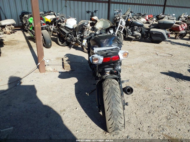 JS1GN7FAXH2100884 Suzuki N738-