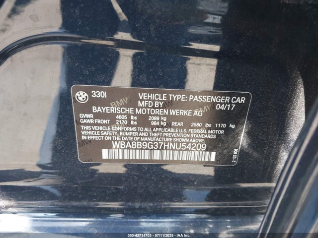 WBA8B9G37HNU54209 BMW 2017