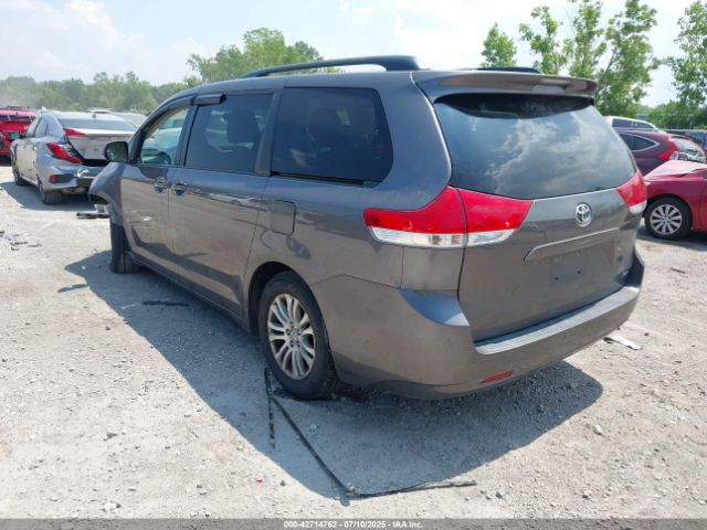 2012 TOYOTA SIENNA 5TDYK3DCXCS202574 Photo 2