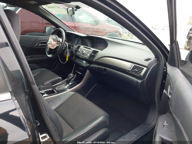 1HGCR2F57HA188086 Honda k24w1