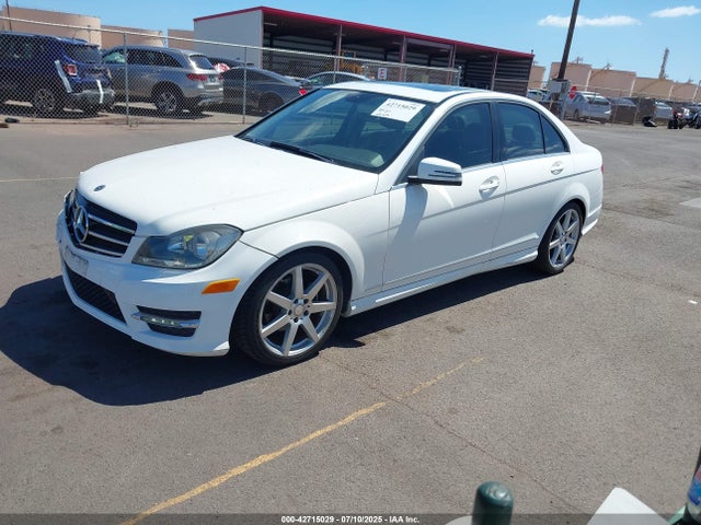 WDDGF4HB9EG255163 Mercedes-Benz C-Class