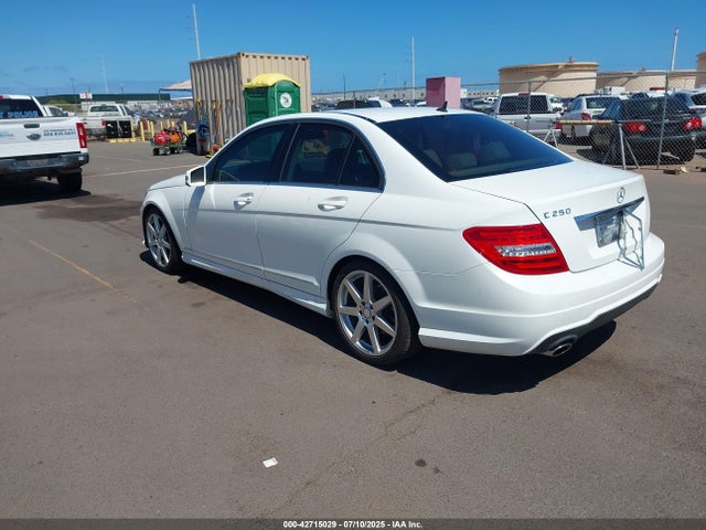 WDDGF4HB9EG255163 Mercedes-Benz C-Class