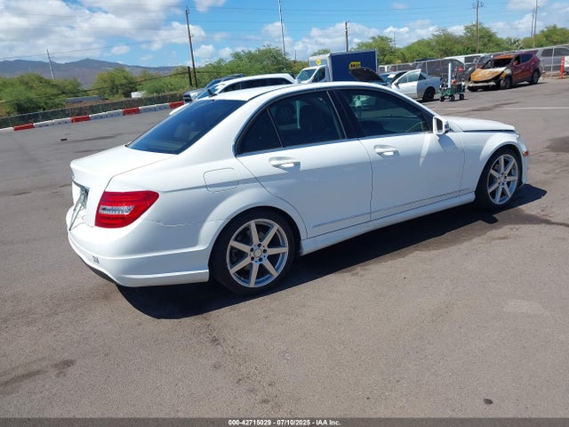 WDDGF4HB9EG255163 Mercedes-Benz C-Class