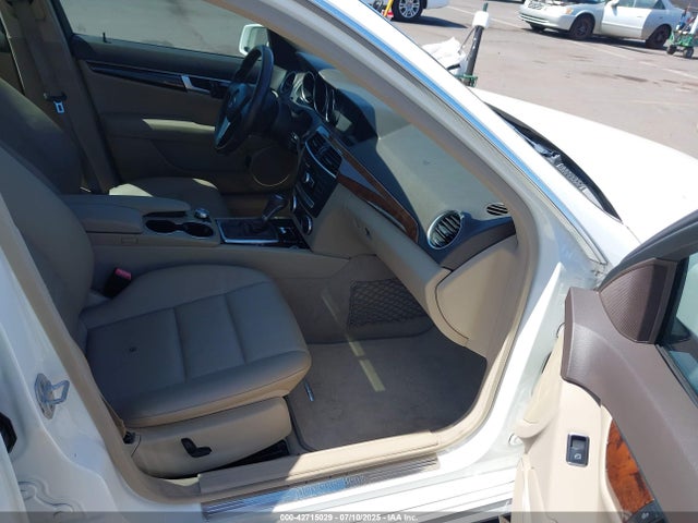 WDDGF4HB9EG255163 Mercedes-Benz C-Class