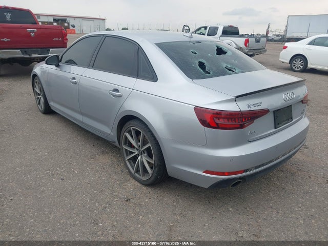 2018 AUDI A4 WAUENBF4XJN017225 Photo 2