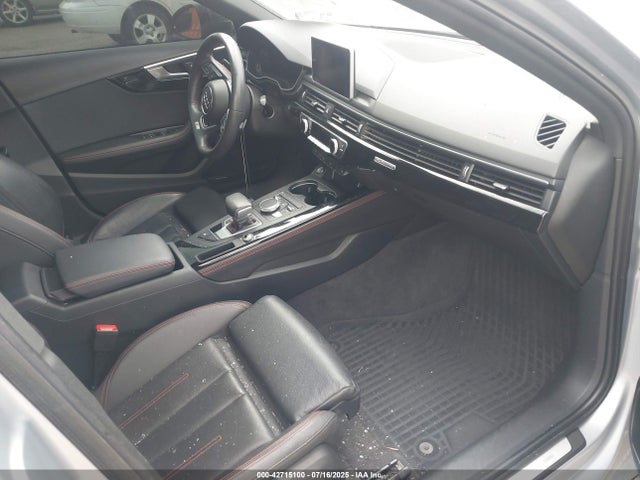 2018 AUDI A4 WAUENBF4XJN017225 Photo 4