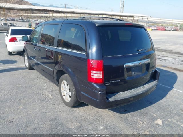 2010 CHRYSLER TOWN & COUNTRY 2A4RR8DXXAR321550 Photo 2