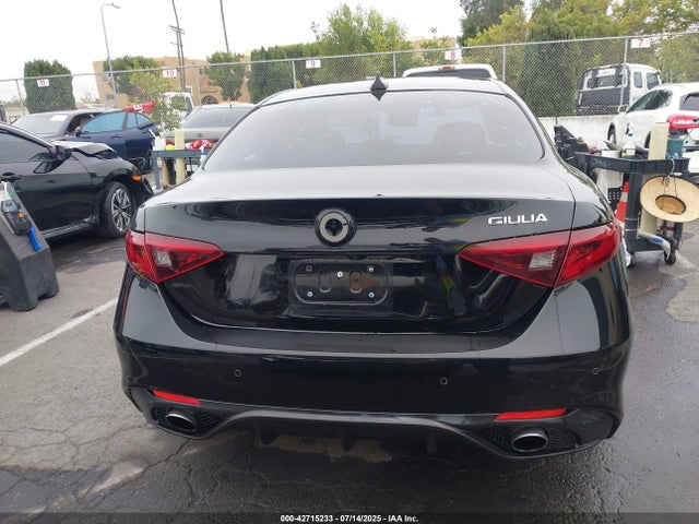 Alfa Romeo giulia (952) 2018 ZARFAEBN9J7581610 Image 16