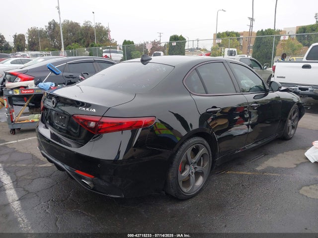 Alfa Romeo giulia (952) 2018 ZARFAEBN9J7581610 Image 4