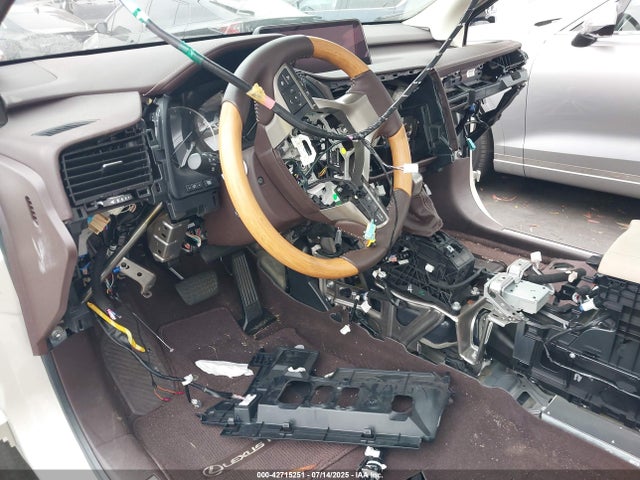 Lexus 2017 2017 2T2BZMCA8HC067727 Image 6
